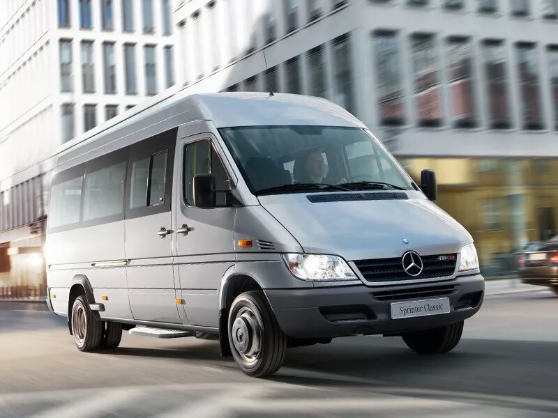 Спринтер классик пассажирский. Мерседес Бенц Спринтер. Mercedes Benz Sprinter Classic. Mercedes Sprinter 2015. Мерседес Бенц Спринтер 2015.