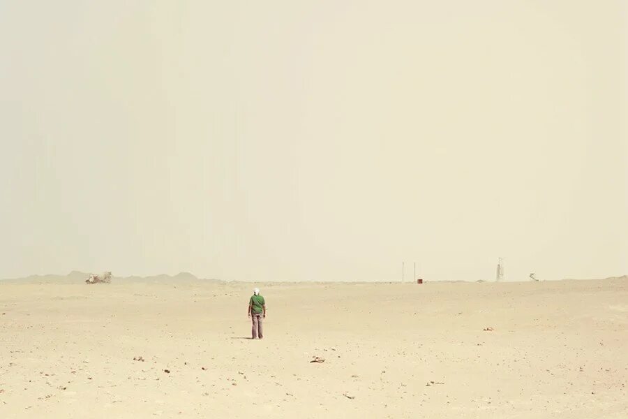 In the middle of nowhere. Пустыня Nowhere. In the Middle of Nowhere idiom. 9f in the Middle of Nowhere.
