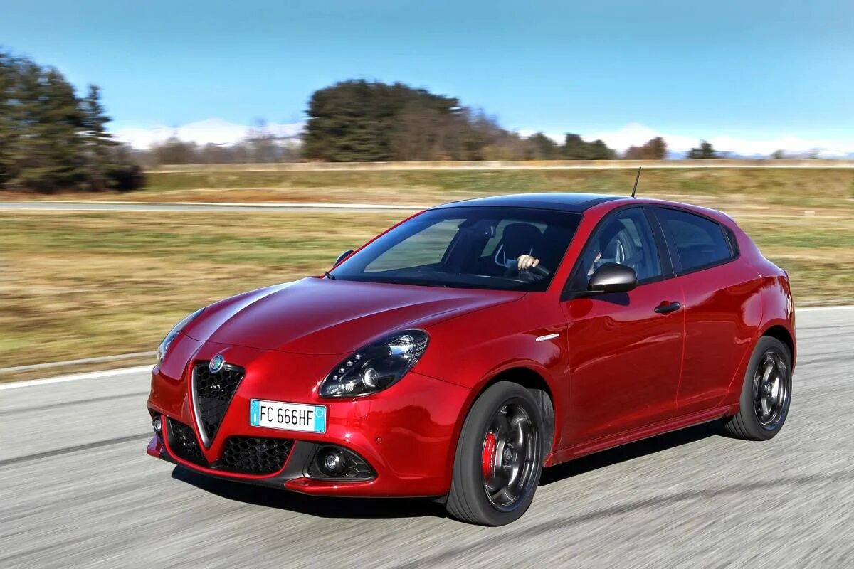 Альфа без ромео. Alfa Romeo Giulietta 2020. Alfa Romeo Giulietta 2021. Alfa Romeo Giulietta 2016. Alfa Romeo Giulietta 2017.