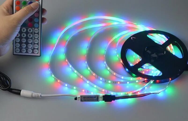 Как называется светодиодная. Светодиодная лента RGB 5 метров. Светодиодная лента RGB 5 метров с пультом. RGB лента 40 метров. Светодиоды RGB 2835.