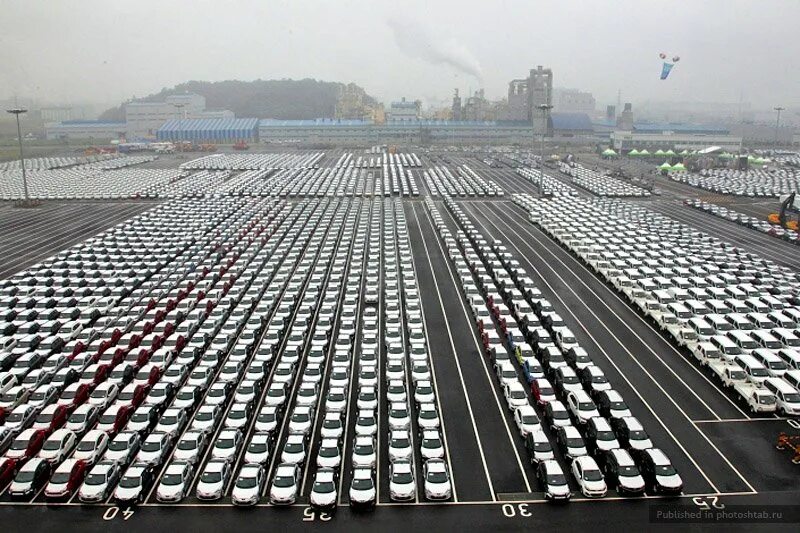 Рынок автомобилей в корее. Танджин Южная Корея. Непроданные машины. Склад новых авто. Склады непроданных машин.