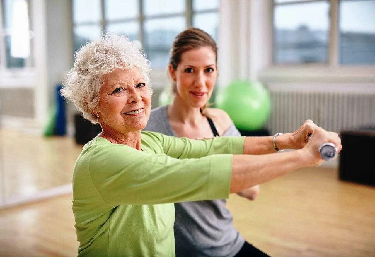 Организм после 70 лет. Физкультура для пожилых. Физкультура для пенсионеров. Фитнес для пожилых людей. Фитнес в возрасте.