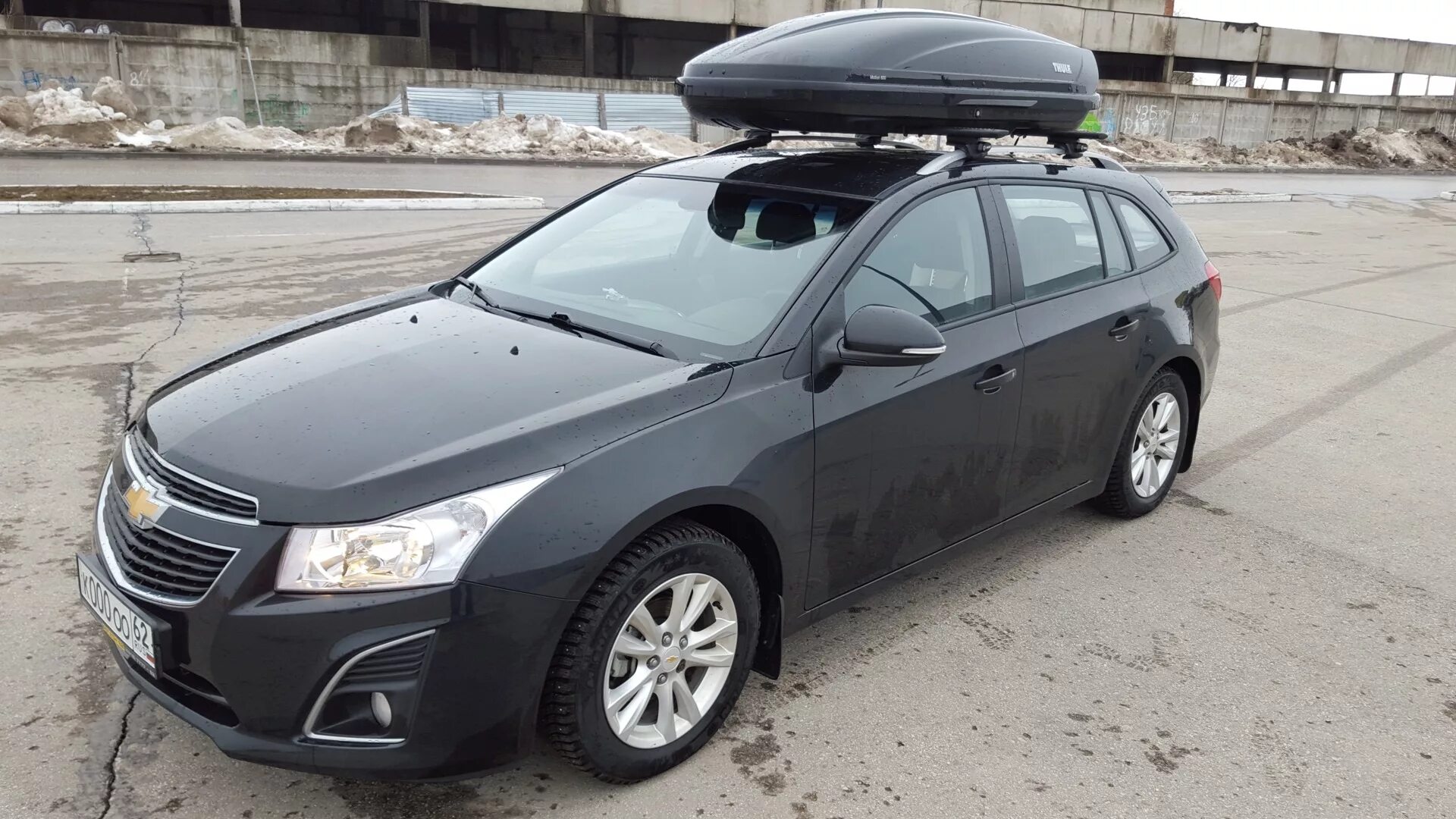 На крыше универсала. Chevrolet Cruze Station Wagon. Chevrolet Cruze Station Wagon 1.8. Багажник на крышу Шевроле Круз. Chevrolet Cruze универсал багажник на крышу.