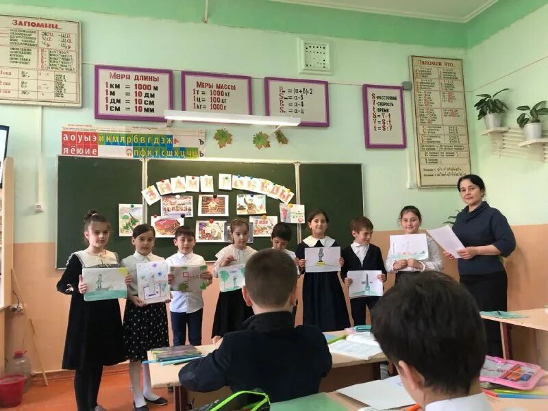 Сош 1 избербаш учителя. 1 школа избербаш. 1 школа избербаш. Сайт школы 2 город избербаш. Школа номер 3 город избербаш.