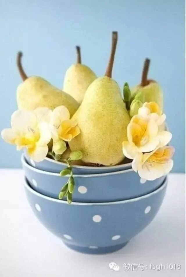 Хорошего дня фрукты. С добрым утром фрукты. Желтый фрукт. Фрукты и добрые пожелания. Счастливого утра и доброго дня необычные.