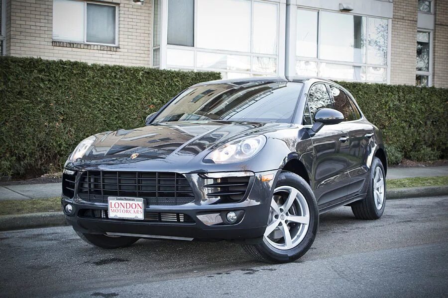 Macan stories. Porsche macan 2017. macan 2025. порше макан реклама. porsche macan 2017 аккумулятор.