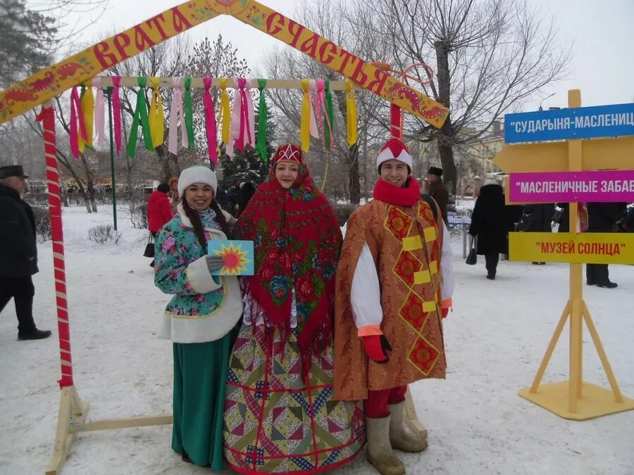 Масленица Сызрань. Масленица в городе Сызрани. Масленица в городе. Народные праздники Самарской области.