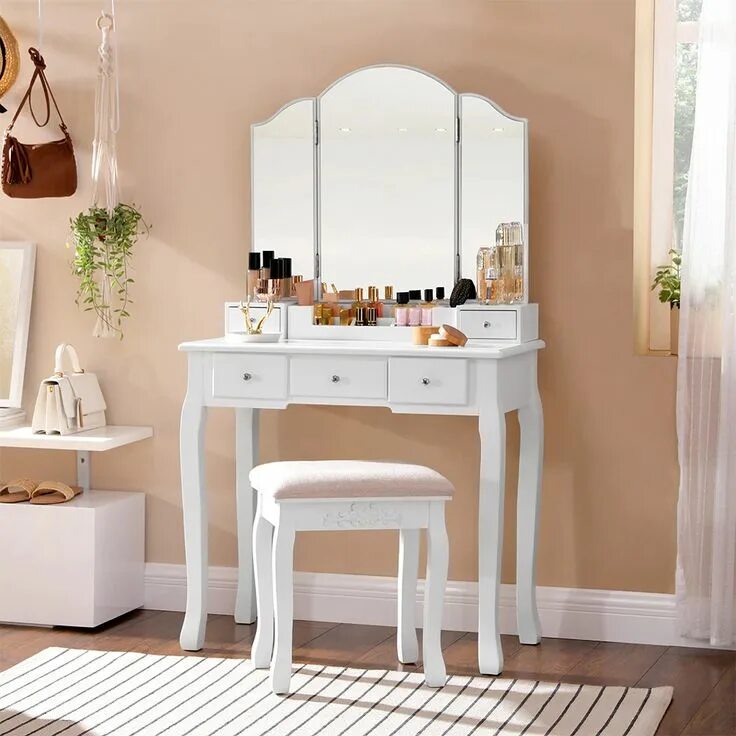 Консоль, туалетный столик vanity table. Старинный туалетный столик с зеркалом. Эстетичный туалетный столик. Туалетный столик дрессер. Туалетный столик.