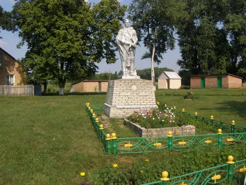 Васильевка херсонская область. Братская могила Сумская область Украина. Братская могила с Тростянец Сумская область. Село Великий Самбор Сумская область. Братская могила село Комаровка Украина.