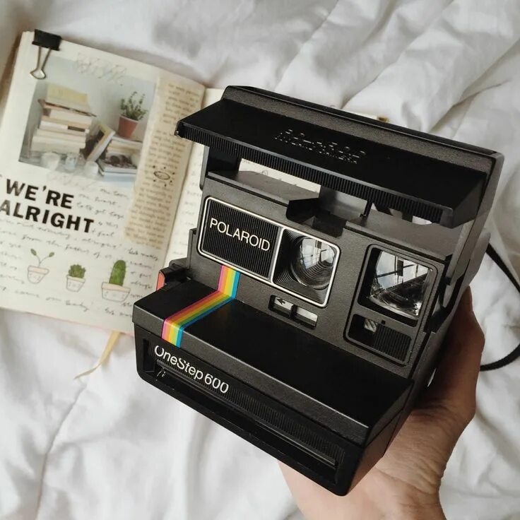 Mine prize. Фотоаппарат Polaroid 90e. Полароид 90-е. Aesthetic фотоаппарат Polaroid. Polaroid 6000 af.