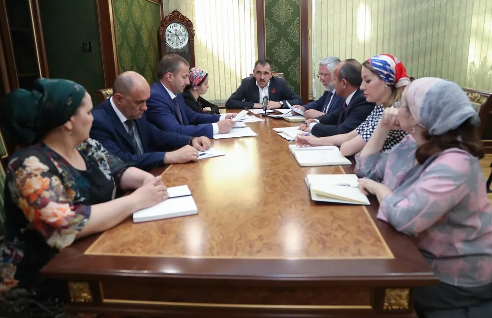 Ингушские девушки. Ингушетия последнее. Джейрах ингушетия. Батыгов ингушетия. Митинг в магасе.