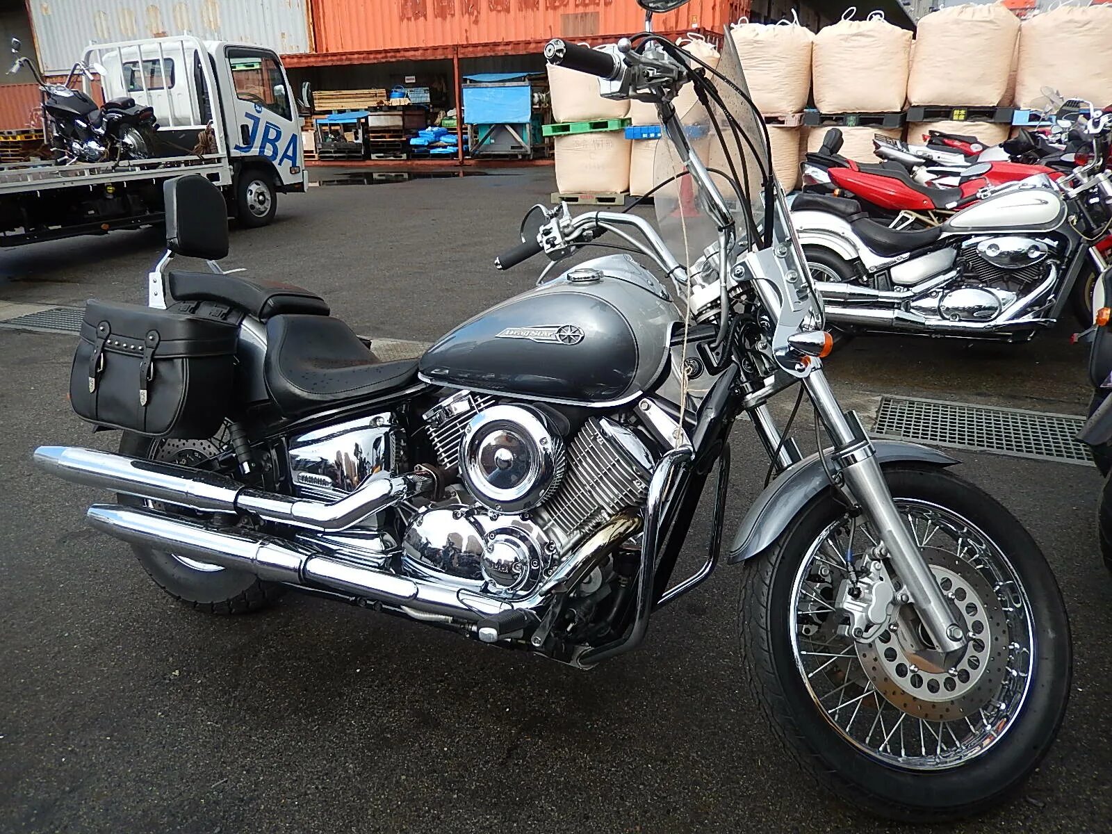 Ямаха 1100 2000 год спорт. Yamaha xvs 1100. Yamaha xvs 1100 drag star. Yamaha drag star 1100 classic silverado. Xvs1100 drag star.