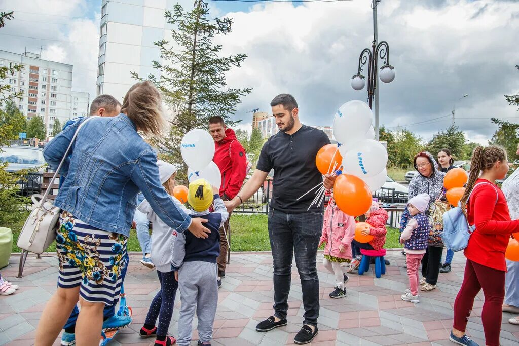 Родник торговый центр Новосибирск. Торговый центр Родники Новосибирск. ТРЦ Родник Новосибирск. Центр Родник Новосибирск. Вакансии родники новосибирск