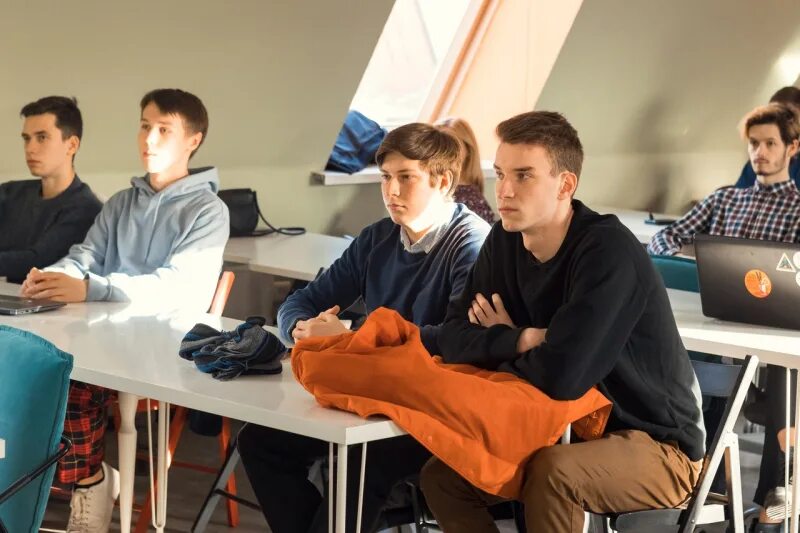 стартап для молодежи. аудитория стартаперов. профессиональный стартап молодежи. коворкинг для молодежи. It стартапы.