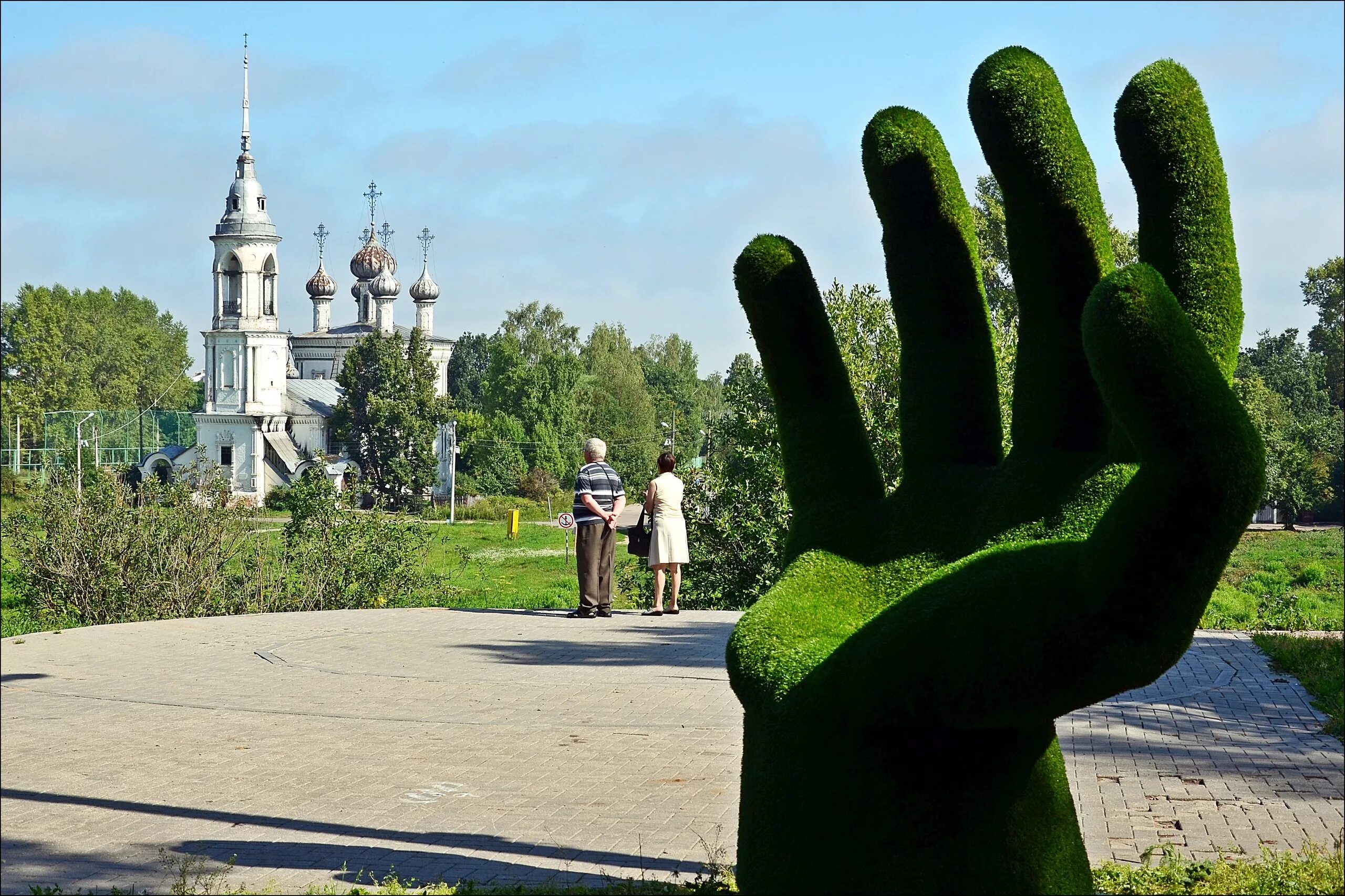 Развлекательный центр зазеркалье, вологда. Куда сходить в вологде. Храм воскресенский вологда. Аттракцион зазеркалье в вологде. Сборная площадь вологда.