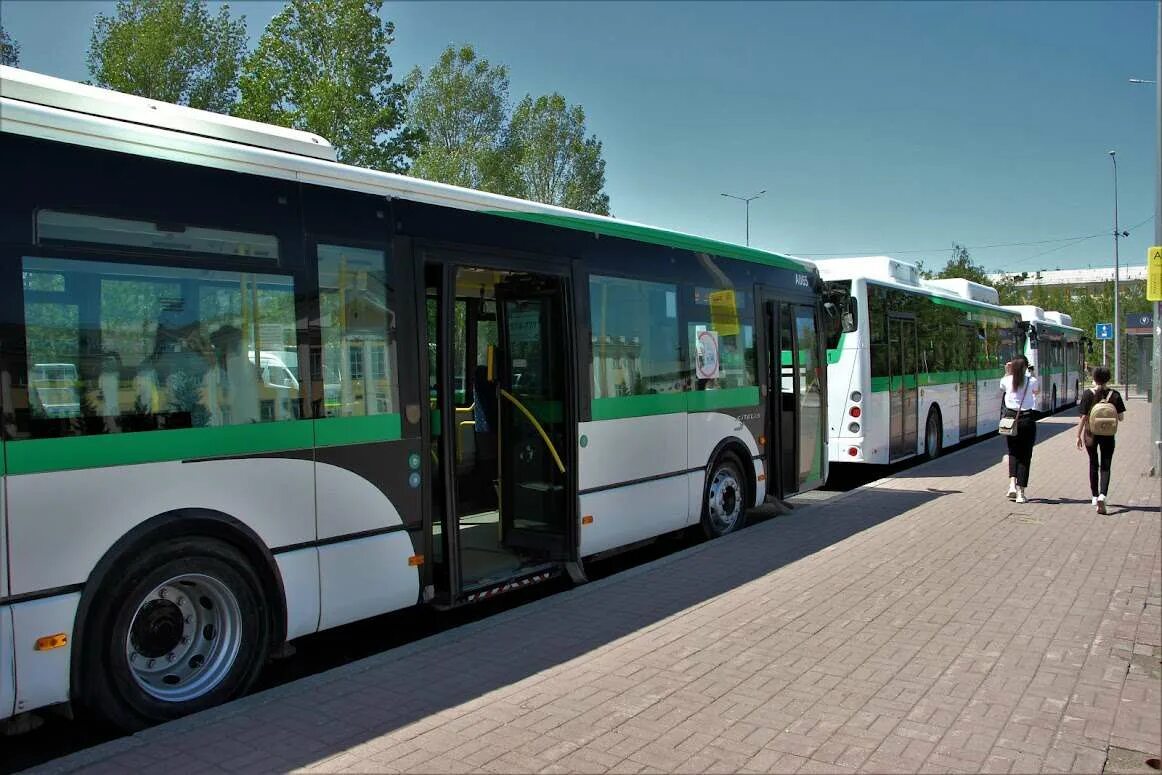 Современные автобусы. Новые автобусы. Городской автобус в Казахстане. Автобус Астана. Проезд автобусом астана