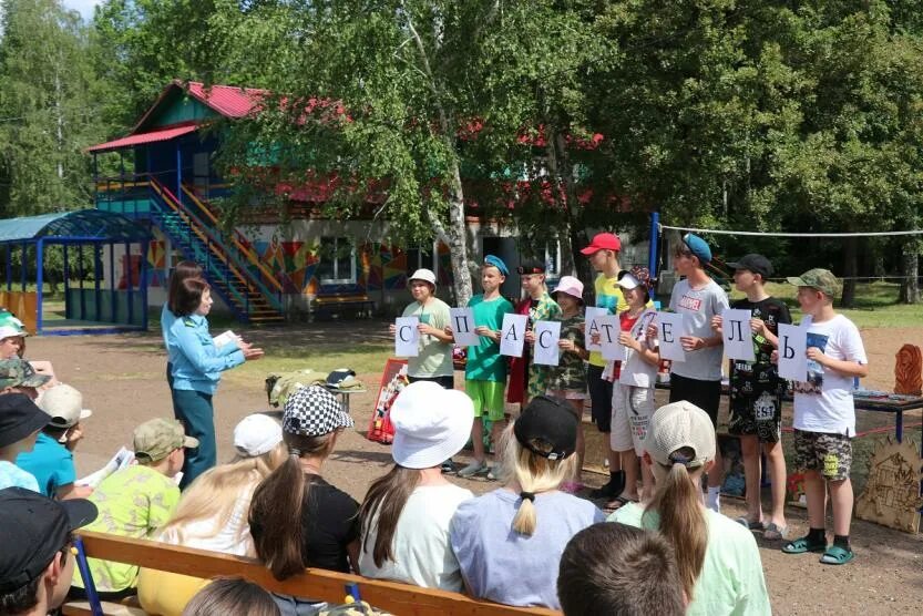 Лагерь огонек маркс. Лагерь огонек уфа. Огонёк лагерь ульяновск. Загородный лагерь огонек. Лагерь огонек уфа.