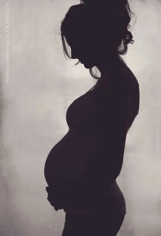 Фото беременных без лица на аву DIY Maternity Photo: iPhone + Self Timer + Editing Diy maternity photos, Pregnan