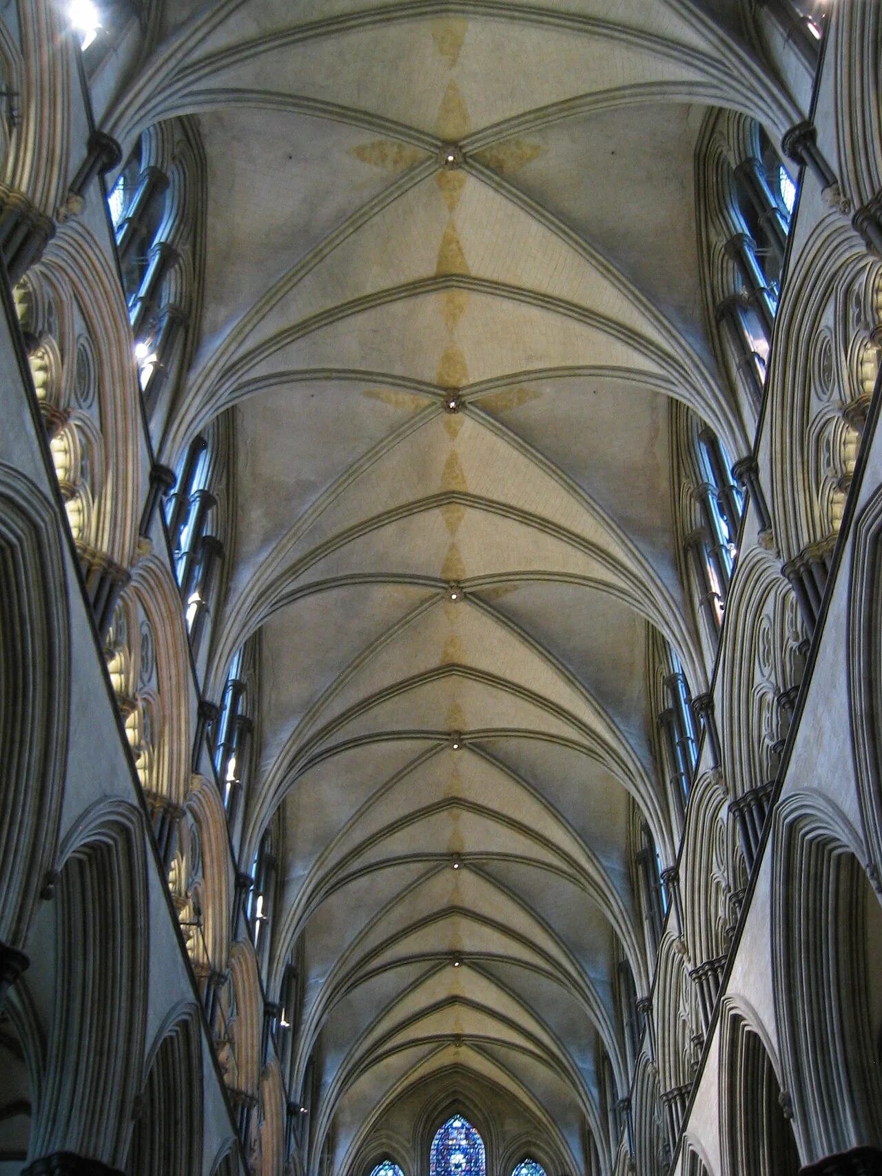 Свод в Солсбери. Salisbury Cathedral Interior. Готический свод