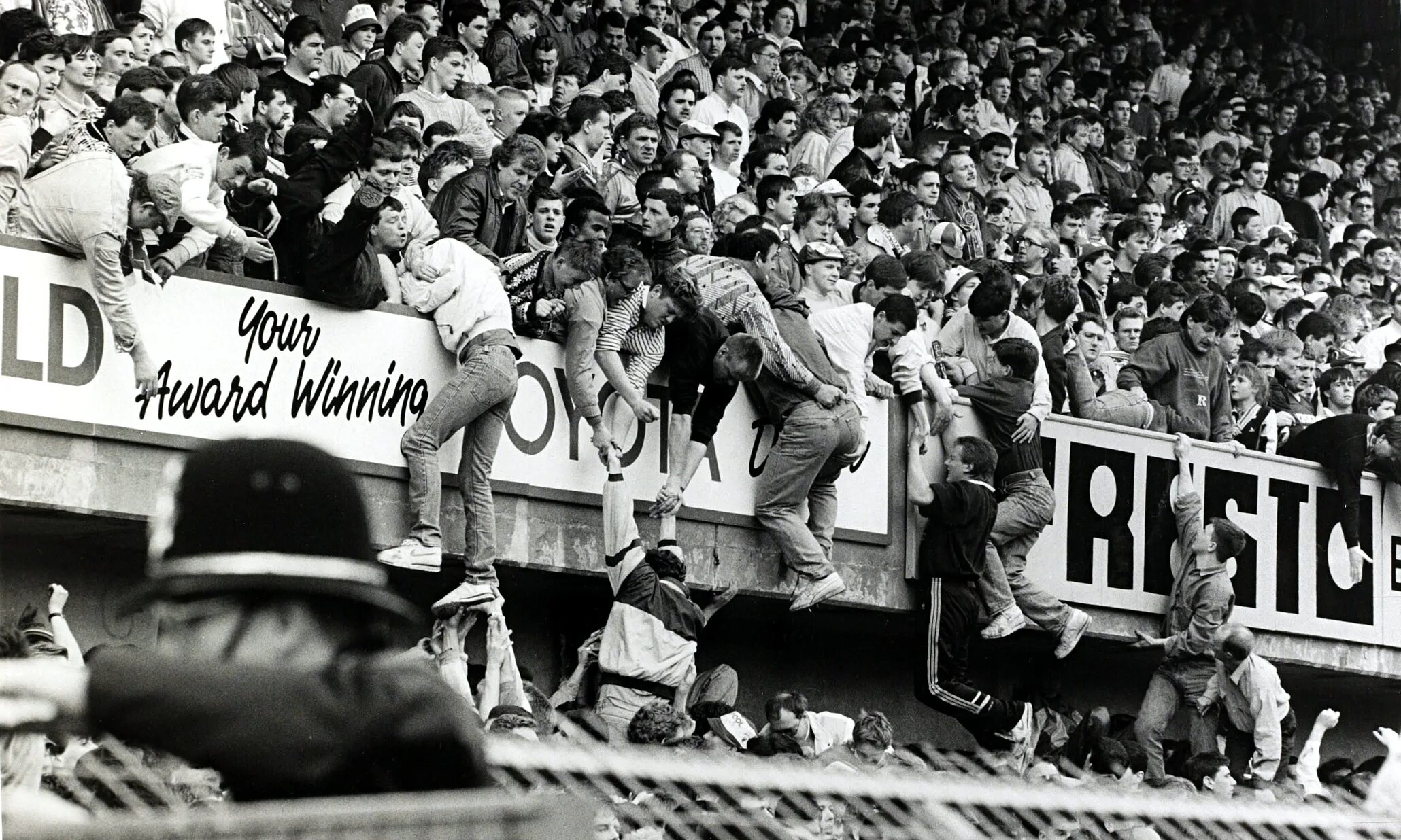 Force public. 15 Апреля 1989 года на стадионе Хиллсборо.