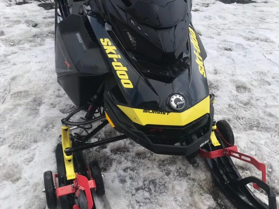 Ski doo summit 850