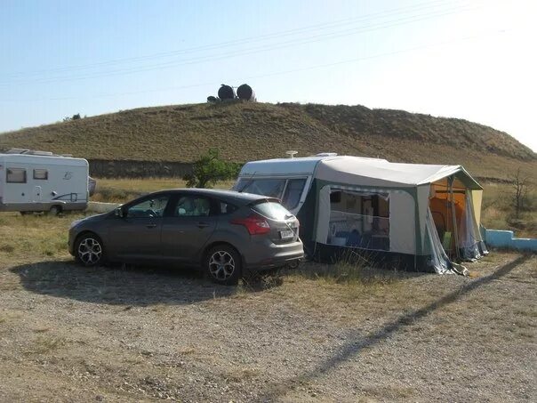 Дачи караван. Форд фокус 3 , прицеп дача. Прицеп дача Ford Kuga. Прицеп дача Swift Corvette. Караван загородный клуб.