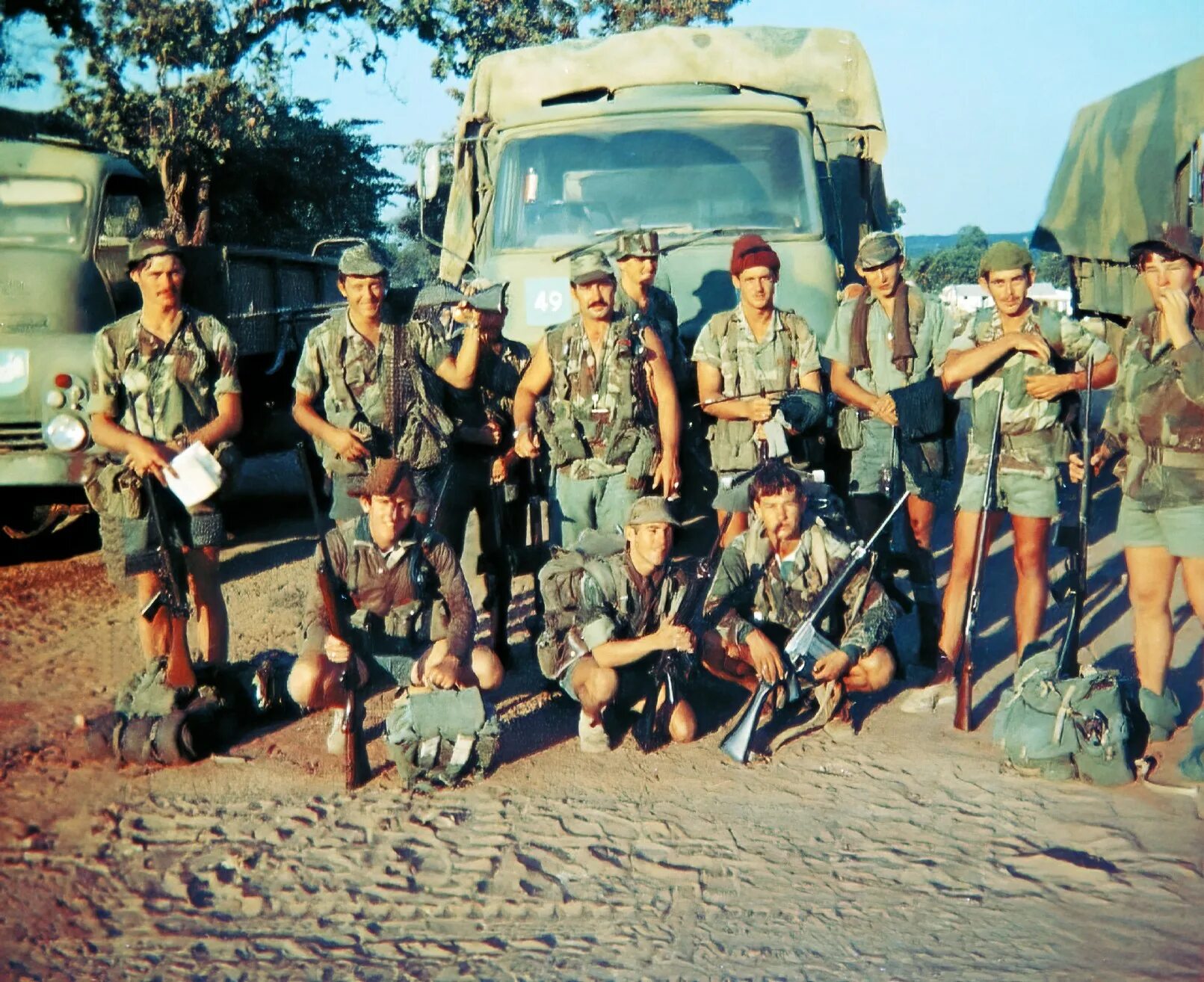 Т-55 в родезии. Родезия история. Родезия история. Солсбери южная родезия. Скауты селуса южная родезия.