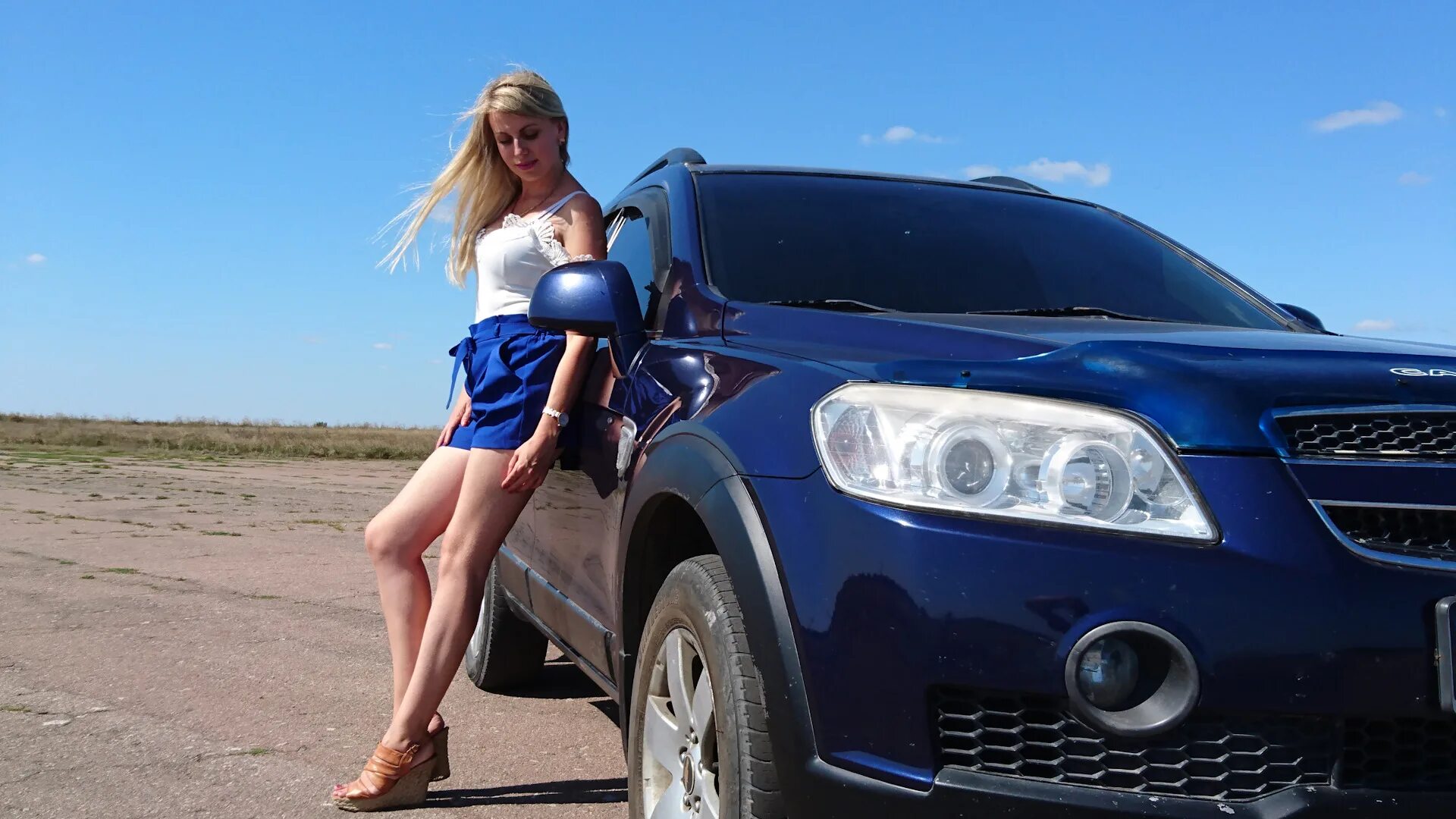 Opel captiva. Chevrolet Captiva Opel Antara. Каптива и девушка. Опель и девушка. Каптива блогерша.