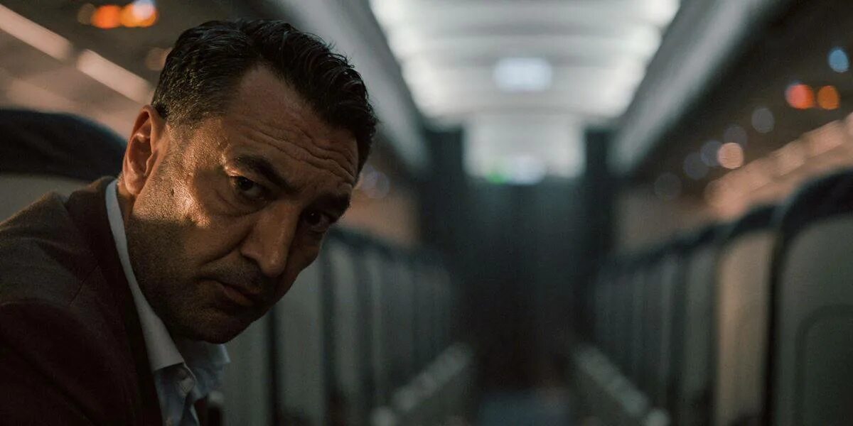 Ночь нетфликс. Into the night сериал 2025. mehmet kurtuluş сериал. в ночь сериал нетфликс. в ночь сериал 2025.