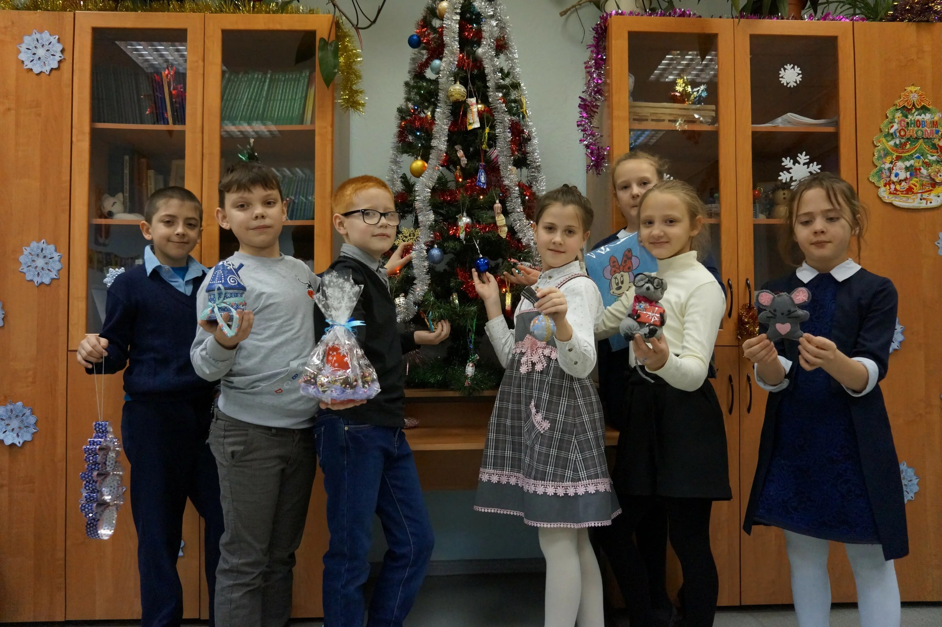 киноурок новогодний подарок 4 класс. киноуроки в школах. киноурок новогодний подарок 1 класс тема добра. киноурок "бв". киноурок новогодний подарок 1 класс.