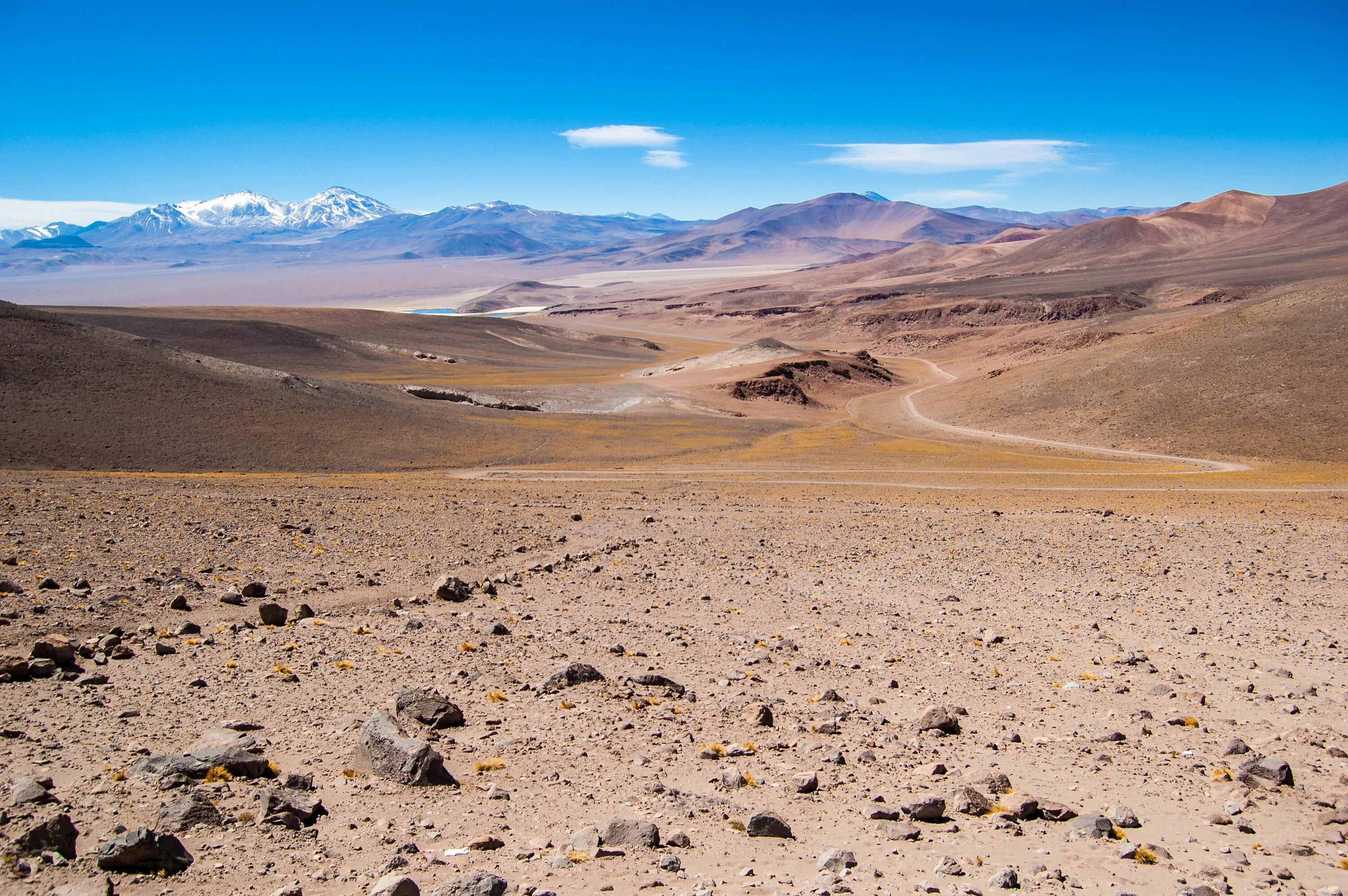 Самый сухой климат в мире. Чили пустыня Атакама. Южная Америка пустыня Атакама. Самая сухая пустыня Атакама. Пустыня Атакама самое засушливое место в мире.