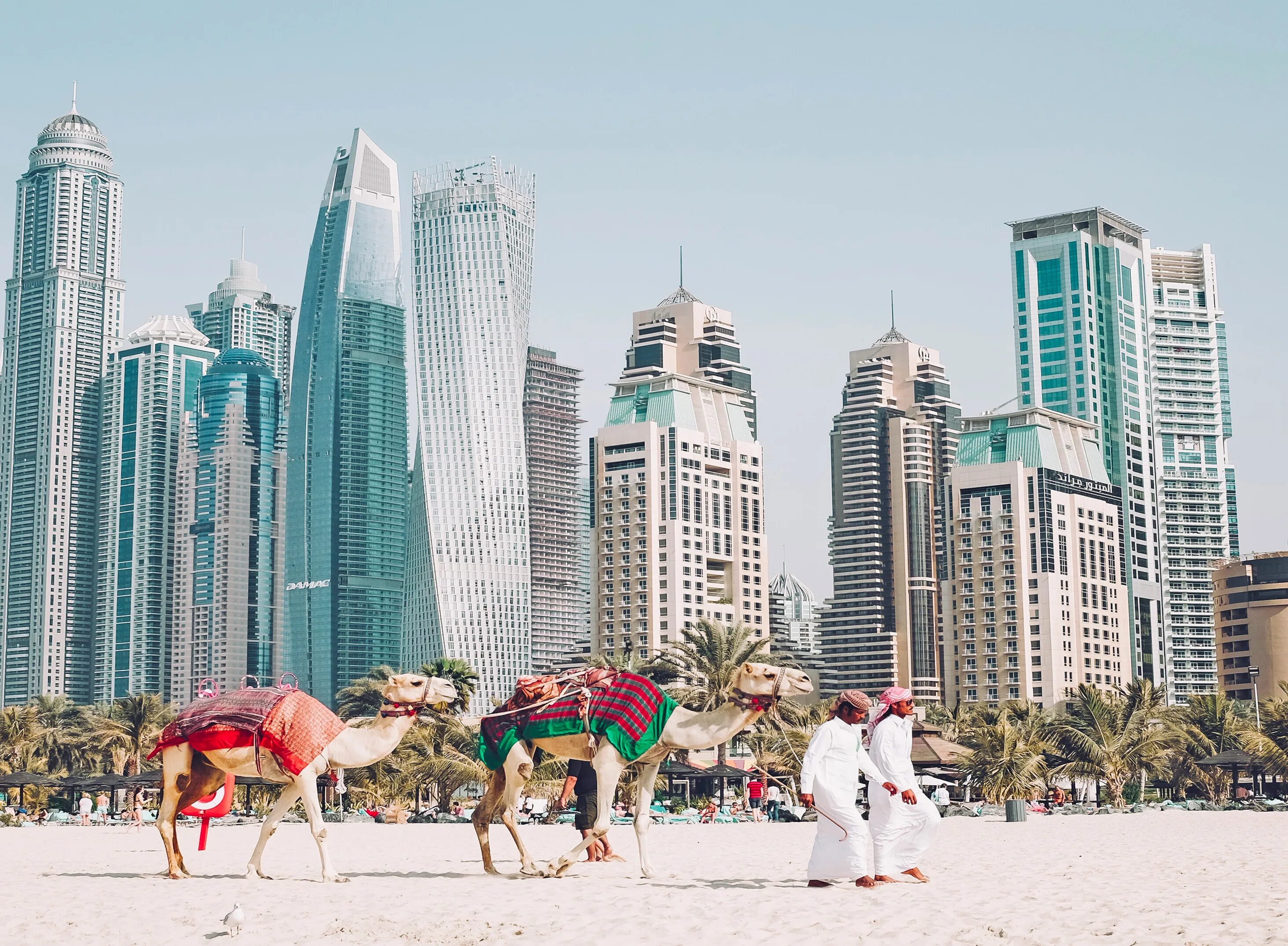 Можно ехать в дубай. Абу Даби море. Объединённые арабские эмираты. Абу Даби Дубай. JBR Дубай.