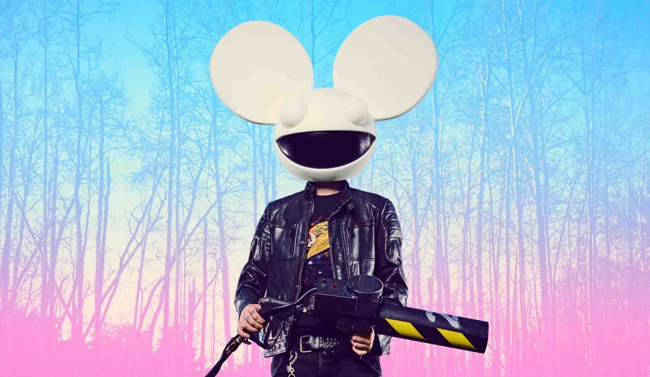 Обои реагирующие на звук. Deadmau5. Диджей deadmau5. Deadmau5 обои. Диджей в маске.