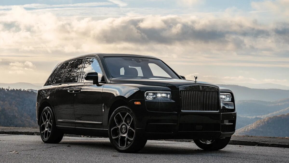 Роллс ройс калинан. Rolls Royce Cullinan Black badge. Rolls Royce Cullinan Black. Rolls Royce Cullinan Black badge 2021. Rolls-Royce Куллинан.