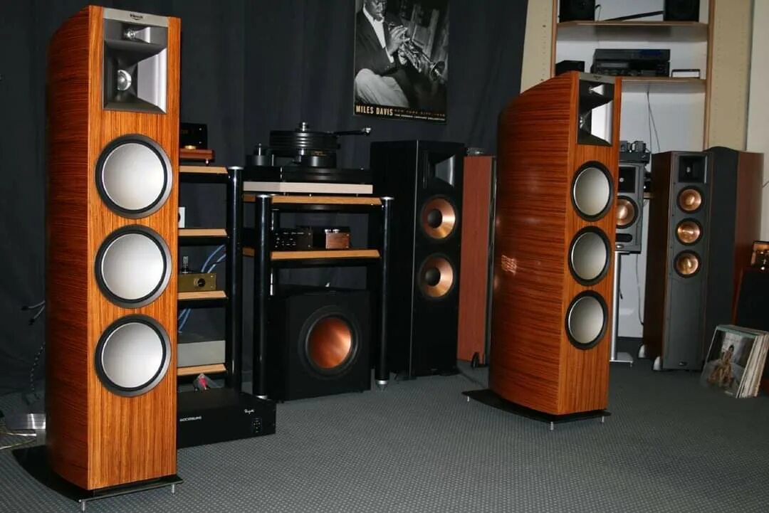 Акустическая компания. Клипш Палладиум 39. Klipsch Palladium p-17b. Klipsch Hi end акустика. Klipsch активная акустика 2023.