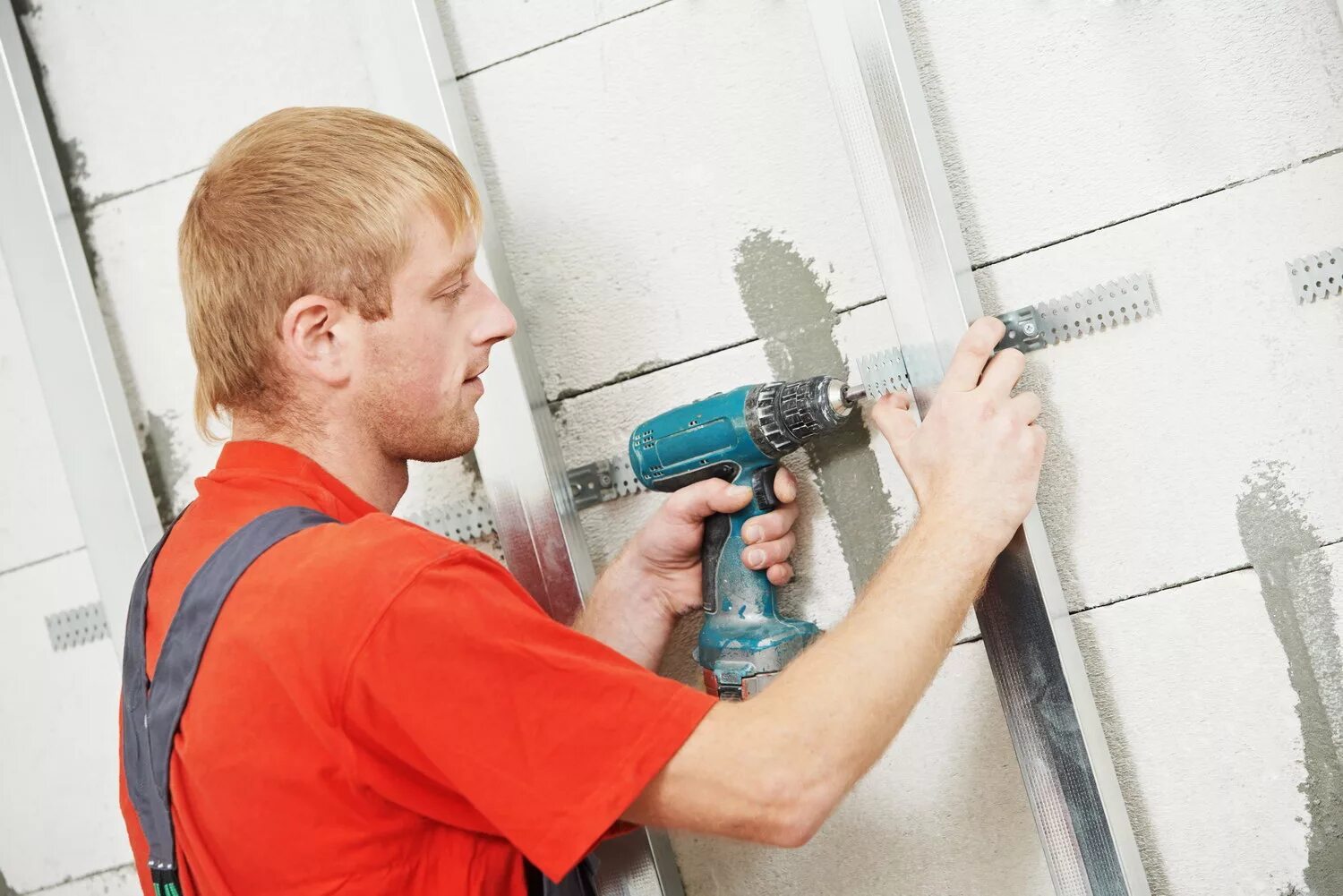 Гипсокартон панели для стен. Монтаж стеновых работ. Отделка помещений. Облицовка стен гипсокартонными листами. Монтаж стеновых работ.