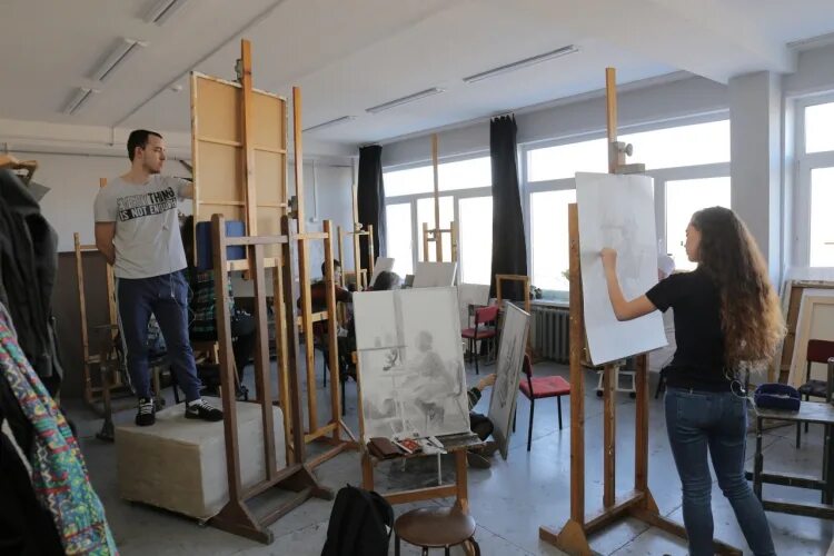 переподготовка художник. художница аниматор лейсан каримова. научная реставрация. переподготовка картина. педагог дополнительного образования изо.