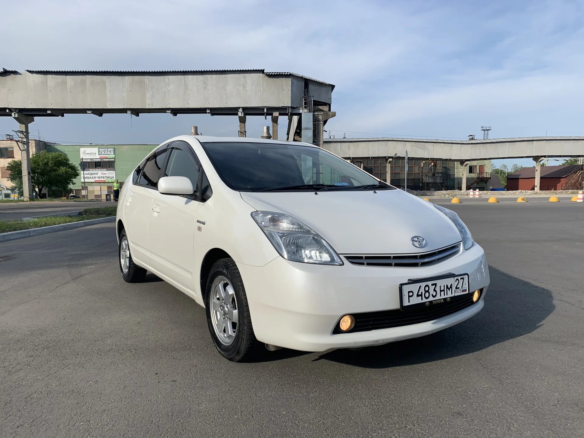 Drom приморский край автомобили. Тойота Приус 20 Акулий Drive. Машина Prius 55. Приус цвета Снежная Королева. Дром Кавалерово Приус 2010.