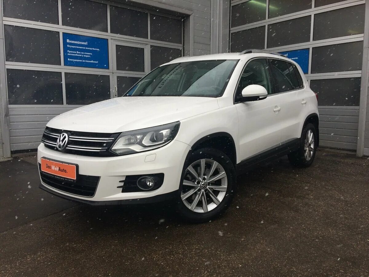 Фольксваген Тигуан 2013 белый. Volkswagen Tiguan 2013 белый. Фольксваген Тигуан 2013. Тигуан 2013 Рестайлинг. Фольксваген тигуан 2013 купить