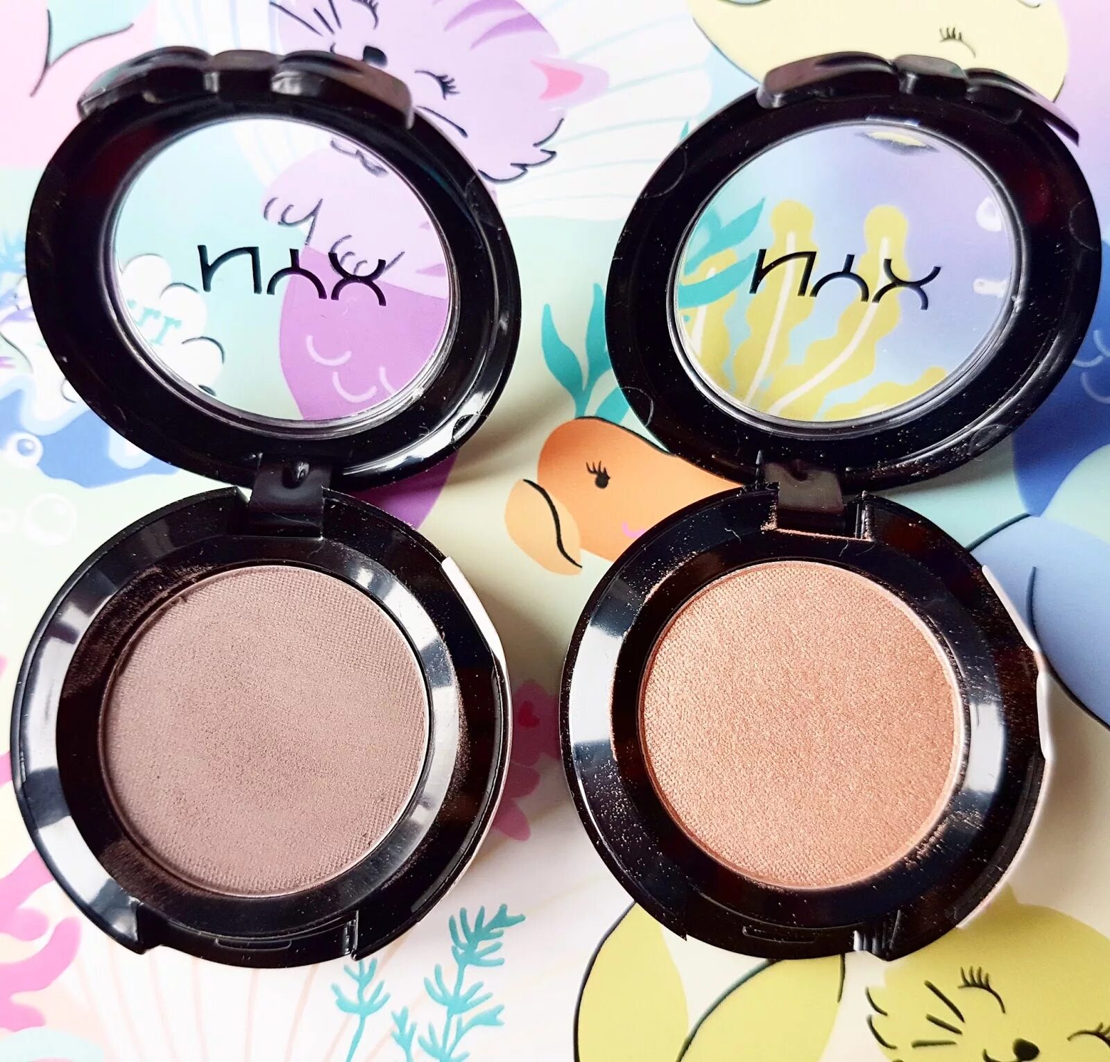 NYX век hot Singles Eye Shadow тени. NYX hot Singles Eye Shadow свотчи. NYX тени круглые. NYX Taupe тени для век.