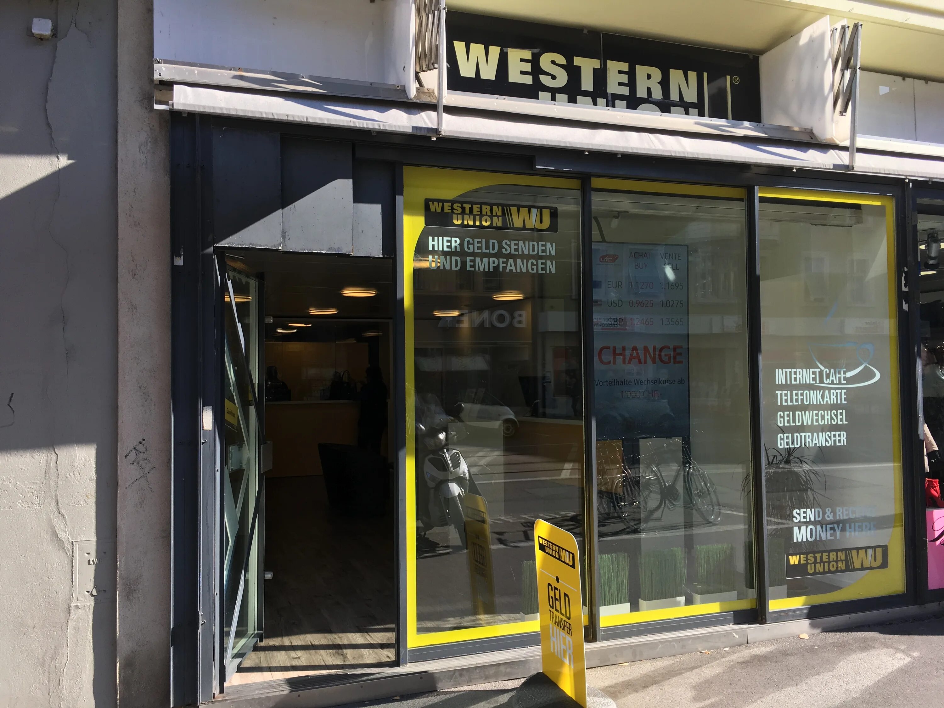 Western Union логотип. Western Union древняя. Дизайн вестерн Юнион внутри. Western Union в Мехико где. Corner service