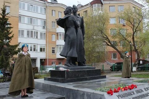 Памятник учащимся школ города тюмени
