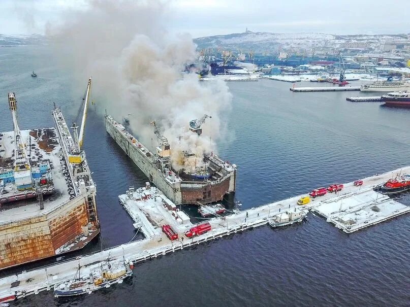 Мурманск где находится судно градиент. Камчатка харвест судно. судно камчатский лосось. камчатка харвест горит судно. пожар на судне в мурманске.