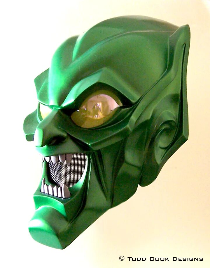 Mask Green Goblin 2002. Зелёный Гоблин 2002 шлем. Маска зеленый Гоблин человек паук 2002. Маска зеленого Гоблина сбоку.