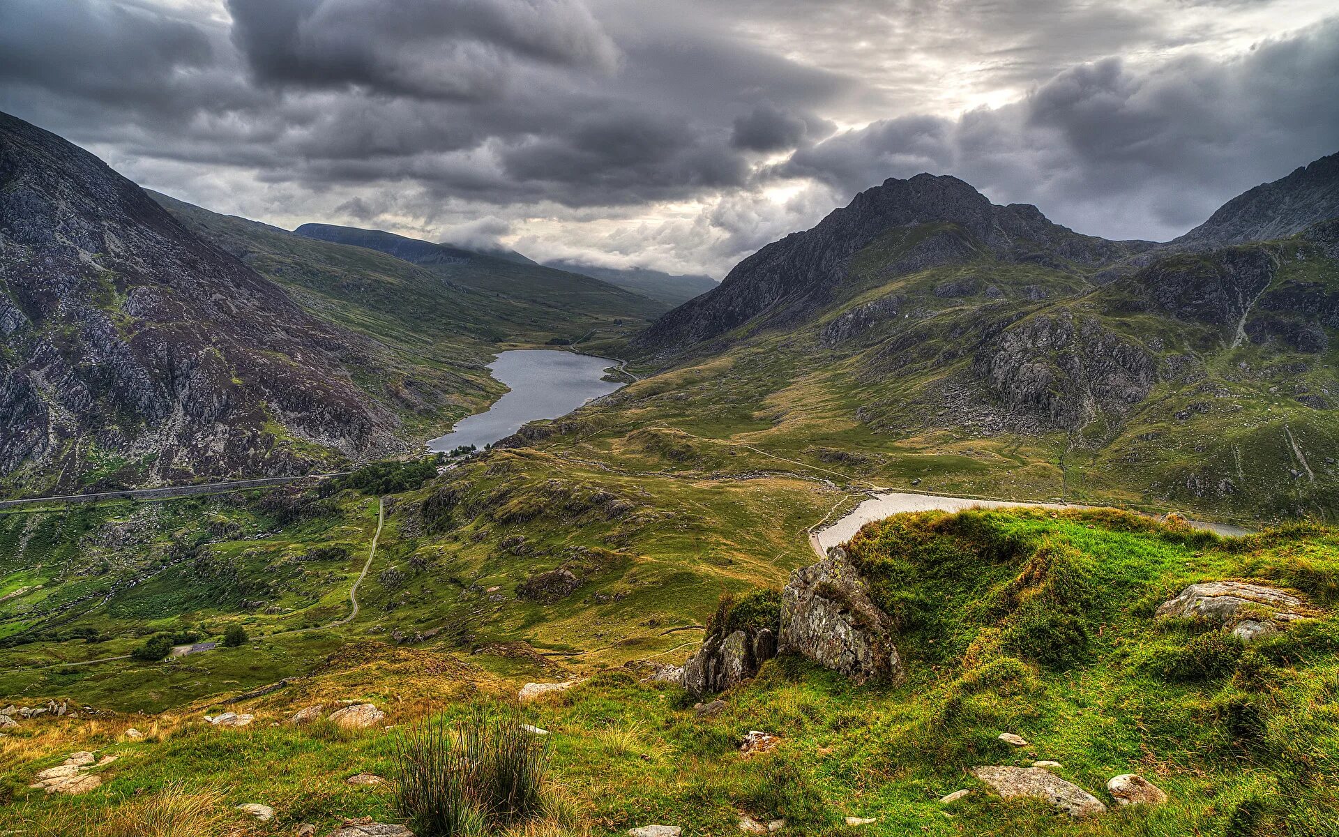 Uk parks. Национальный парк Сноудония Уэльс. Гора Сноудон в Уэльсе. Национальный парк Сноудония в Уэльсе Великобритания. Сноудония Уэльс холмы.