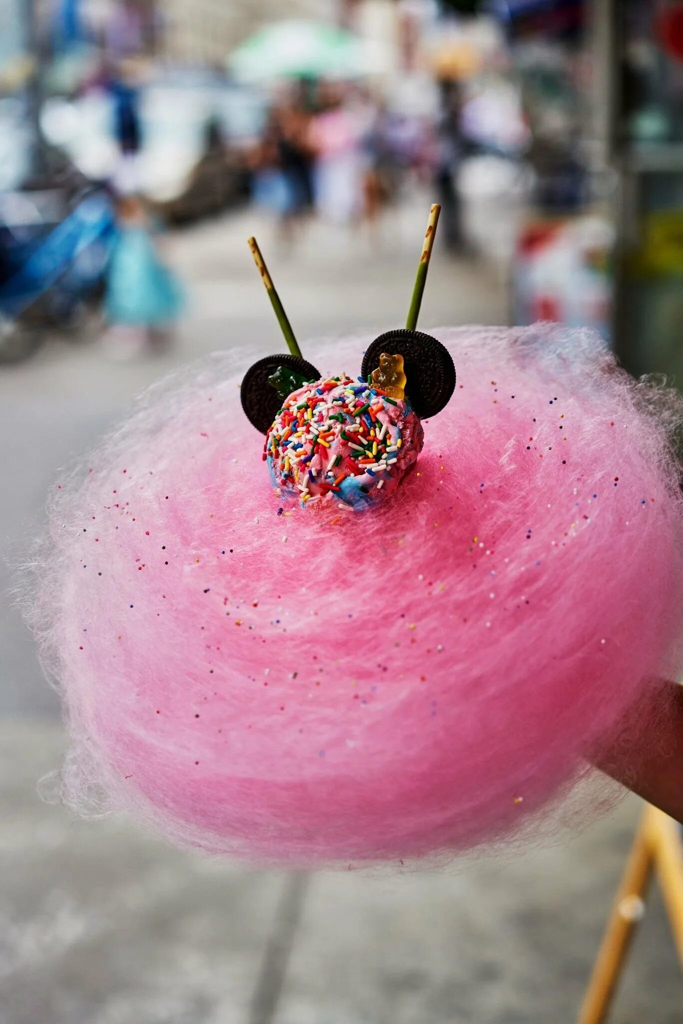 Ребенок со сладкой ватой. Большая сладкая вата. Cotton candy сахарная вата. Cotton candy (сладкая вата) / dozaj. Сладкая вата цветная.