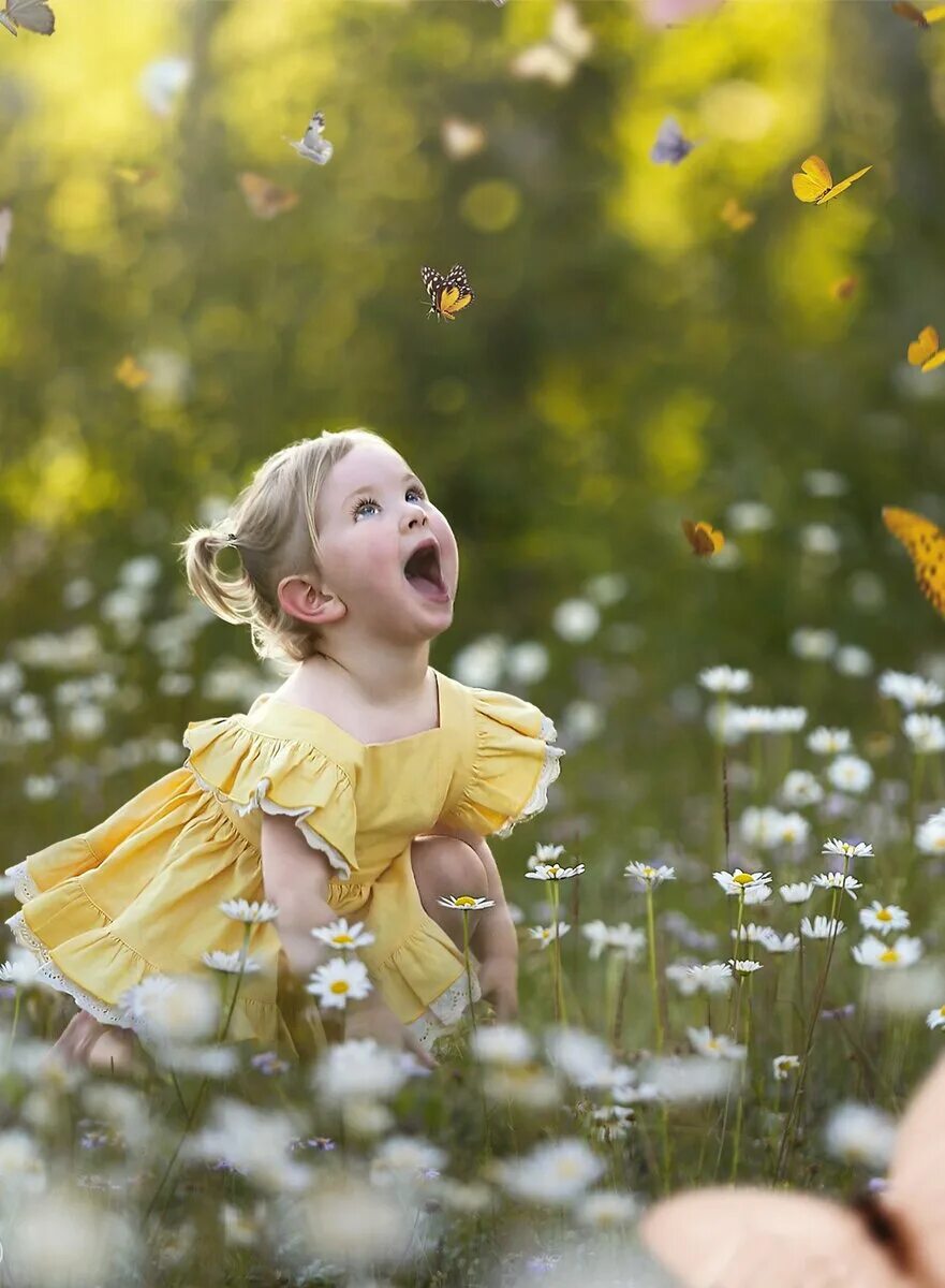 Дети чудо жизни. Малыш в лучах солнца. Дети солнца. Дети чудо жизни. Детям о мечте.