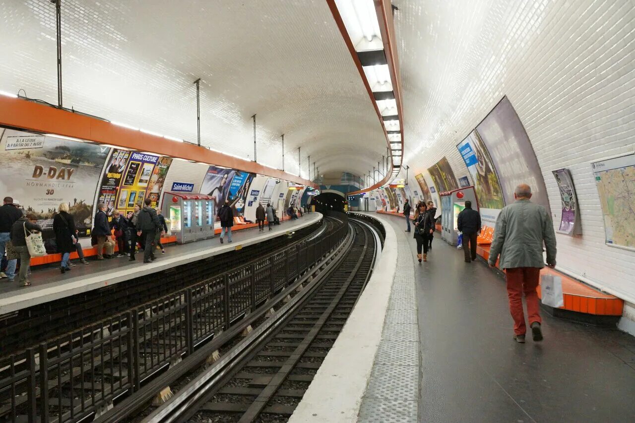 Метро Парижа Сите. Париж первая линия метро.