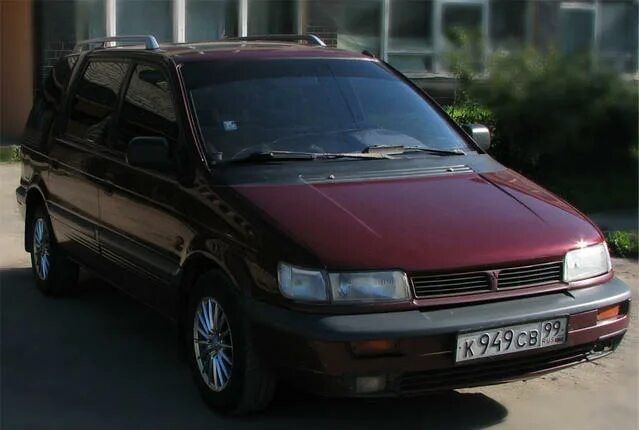 Митсубиси спейс вагон 1993. Мицубиси вагон 1993. mitsubishi space wagon 94 года. mitsubishi expo 1993.