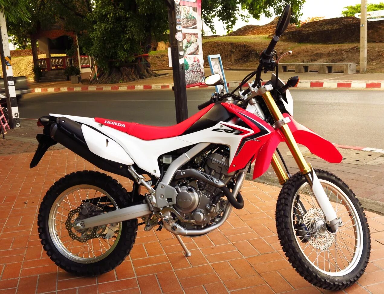 Honda crf250l. Мотоцикл Honda crf250l. Honda CRF 250. Мотоцикл Honda CRF 250. Хонда crf купить